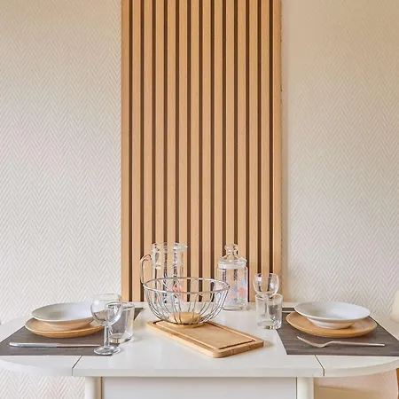 Renove Et Climatise Avec Balcon Pour 2 Personnes - Fr-1-841-24 Appartamento